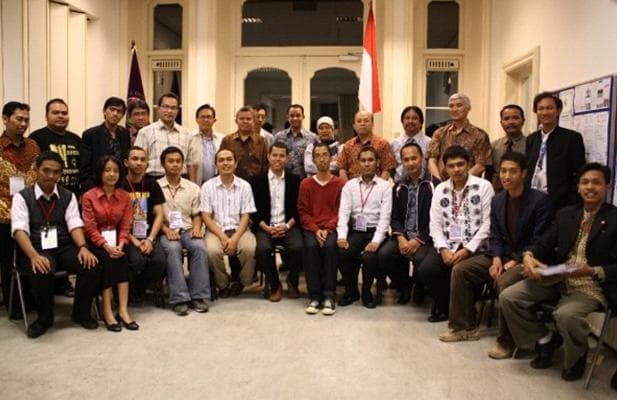 Ringkasan Simposium